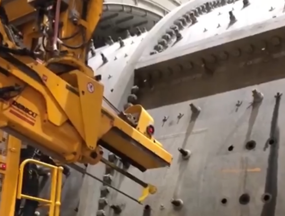 im_mining's tweet photo. Today's knocking in of worn #millliner bolts still involves manual tasks; the innovative #semiautomated #THUNDERBOLTSKYWAY from @RUSSELLMINERAL autonomously IDs hole locations &amp; robotically lines up the THUNDERBOLT #RecoillessHammer for RC bolt removal https://t.co/SUB8Fhpf0u https://t.co/pQ9C7J16Nl