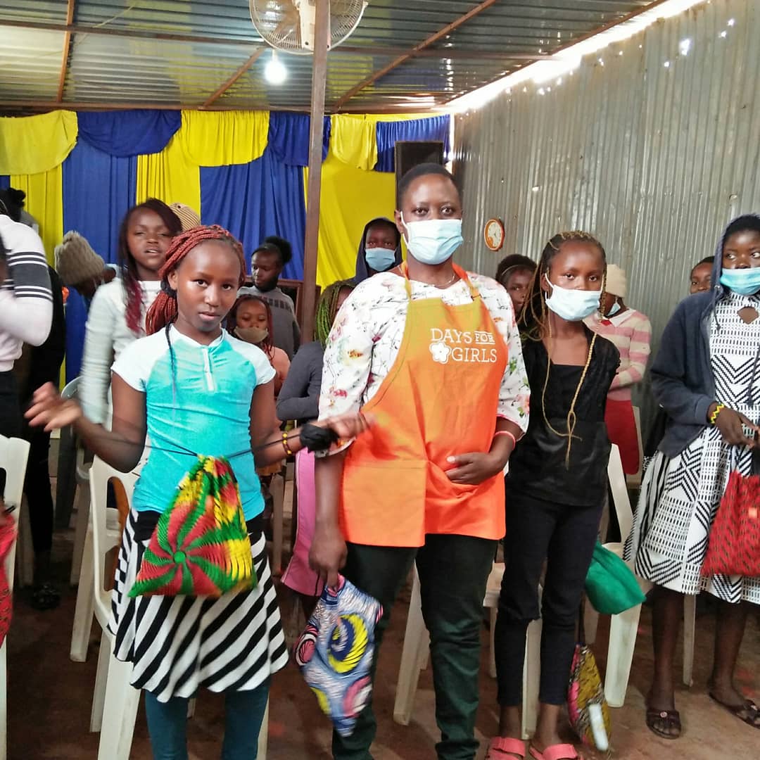 ChangedbyloveF's tweet photo. Distribution  of Reusable menstrual kits  at Babadogo. https://t.co/VSDUoTnWGo