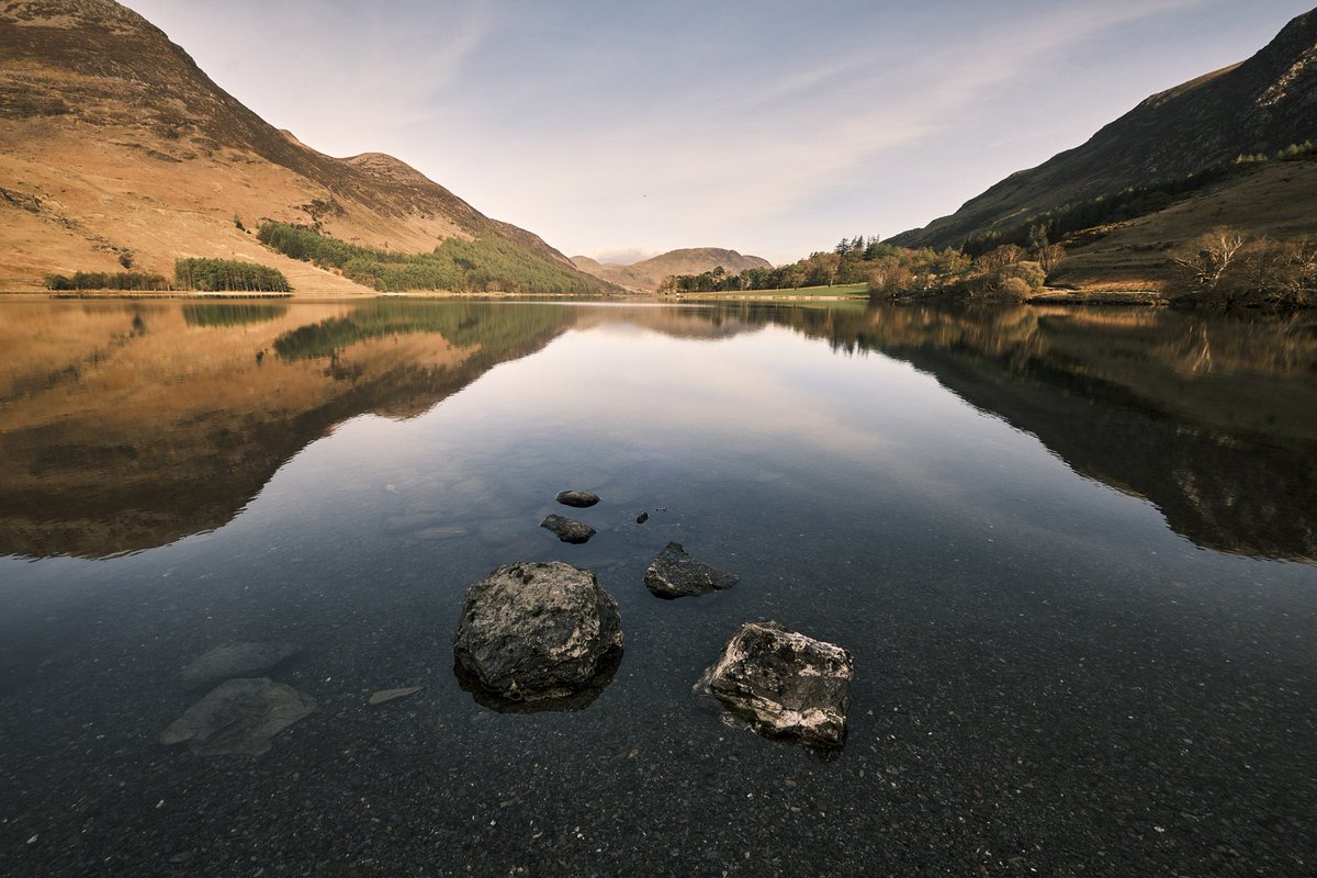 More reflections looking back across Buttermere towards Crummock Water. 

#lakedistrict #buttermere #reflectionsinwater #landscapephotos #nature #visitcumbria #beautifulbritain #morningwalks #getoutsideandexplore #thelakes