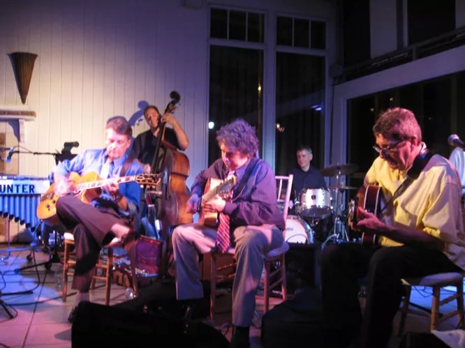 HearSomeMusic2's tweet photo. Our calendar of Live Music on Cape Cod is starting to fill up - it is updated continuously - catch shows from @FlynnCatie @kimmobergmusic @grabbrothers @nataliabonfini and many more

https://t.co/qeXhQMbF3V
#CapeCod https://t.co/QNrZ862NYE