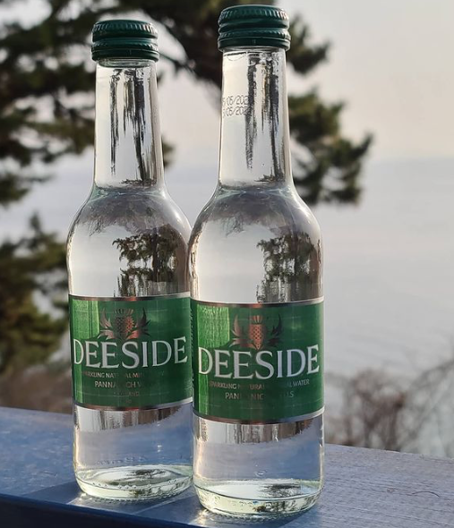 When only the best will do.  Our 250mls sparkling bottles are fully recyclable &amp; perfect for hotels, restaurants and B&amp;Bs. 😉