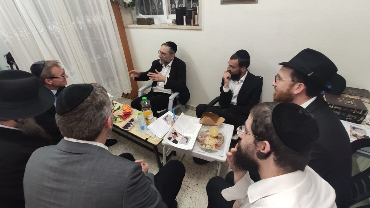 Yitzik Crombie tweet media