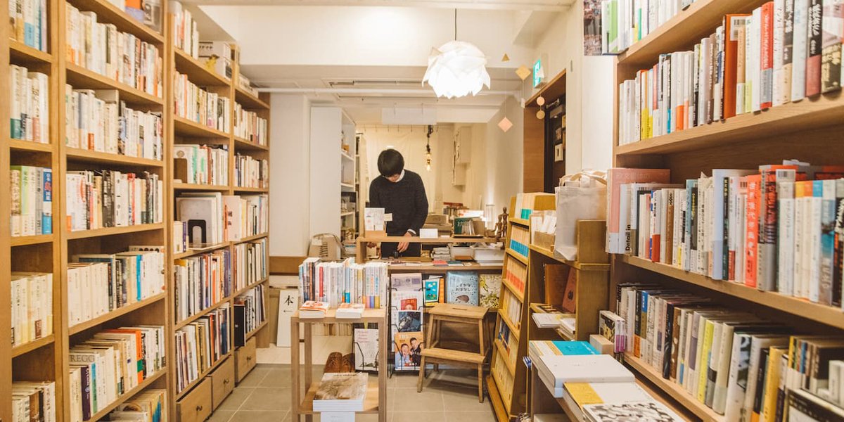 SquareJapan's tweet photo. 📚 #古本屋 にも #キャッシュレス がおすすめ📚

@shoshisouvenir さまでは、#SquareReader をご利用いただいています。 

「特に古本は一点ものがほとんどなので、クレジットカードが使えるんだってなると、買っていただけることが多いですね」

もっと詳しく読む💁‍♀️ https://t.co/bOA9NCjlpZ https://t.co/jHYjEODLWV