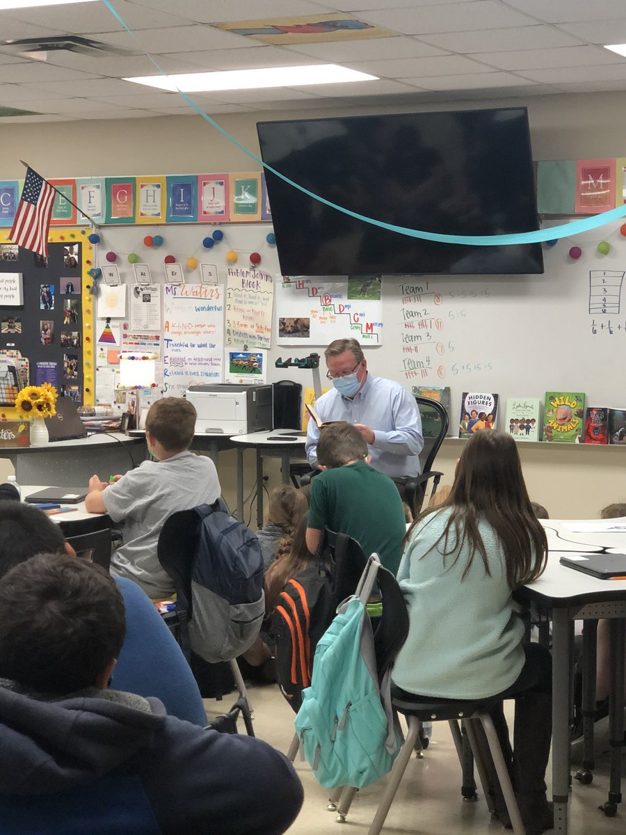Starting the morning <a href="/PVE5thGrade/">PVE 5th Grade</a> with a read aloud. Thank you, Dr. Warren <a href="/RyderWarren/">Ryder Warren</a> <a href="/NorthwestISD/">Northwest ISD</a>
