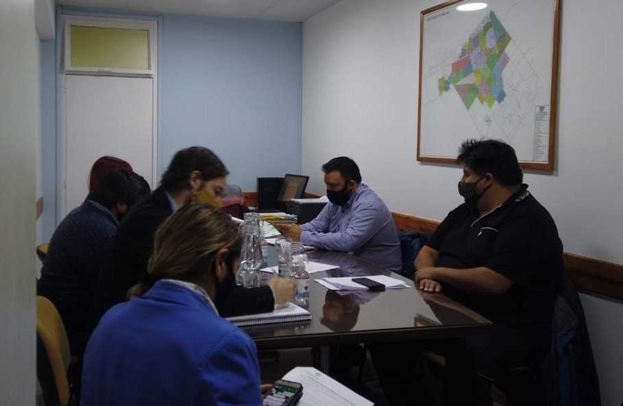 cdtrelew's tweet photo. #AHORA|🏛️
El concejal José Villarroel preside la comisión de #Planeamiento, Obras y Servicios Públicos. Se encuentran presente en la reunión  @mauricio_mas, secretario General del Movimiento Evita. https://t.co/9dJd4Ov3dz