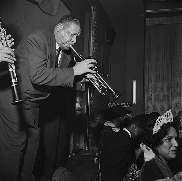JazzSketches's tweet photo. Henry Red Allen, Harlem's Audubon Ballroom, ca. 1953
📸 Genevieve Naylor
#Jazz #HenryRedAllen https://t.co/57gfYYY9VO