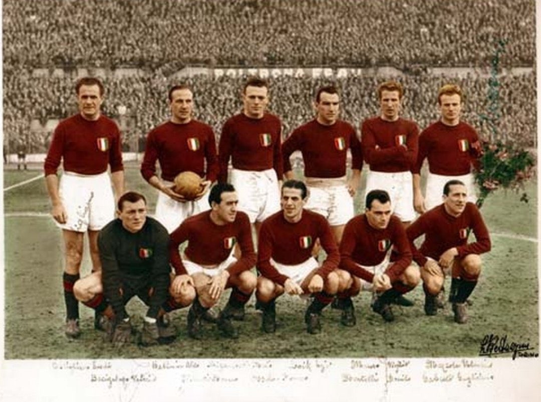 IvanC78's tweet photo. Onore agli #Invincibili #GrandeTorino https://t.co/XVxEa34xms