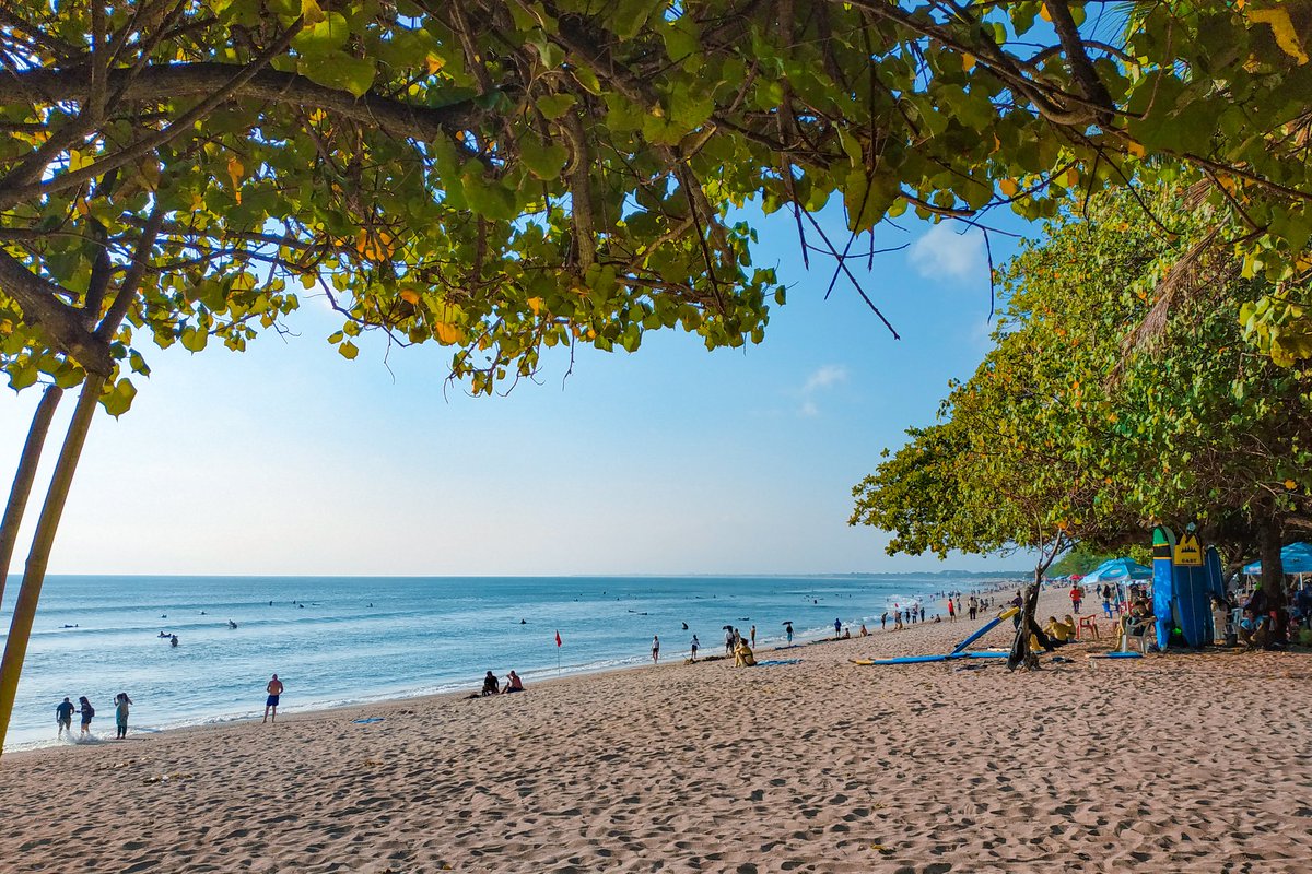 good_dayant's tweet photo. Did you know this beach? The most iconic of Bali, Indonesia.
Bali #kemBALI yok bisa yok!
#wonderfulindonesia
#kutabeach before pandemic
#bali
#jepretDAY https://t.co/gbfSv9OfGj