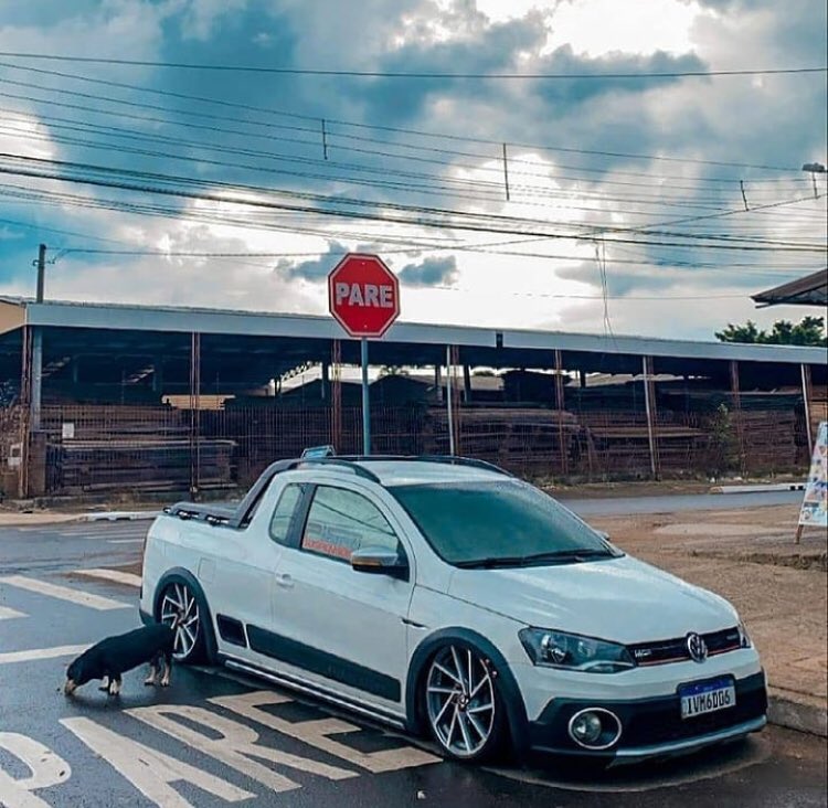 Saveiro cross rebaixada com rodas aro 20