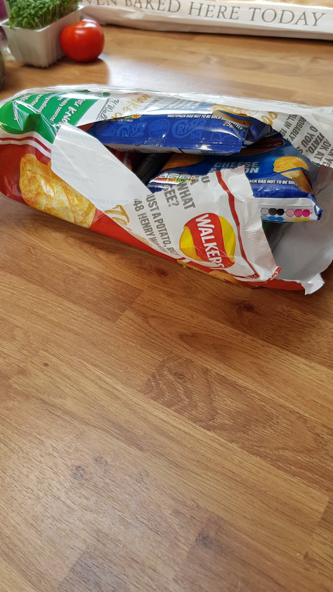 'Ere @walkers_crisps - think your packing lines gone wrong!