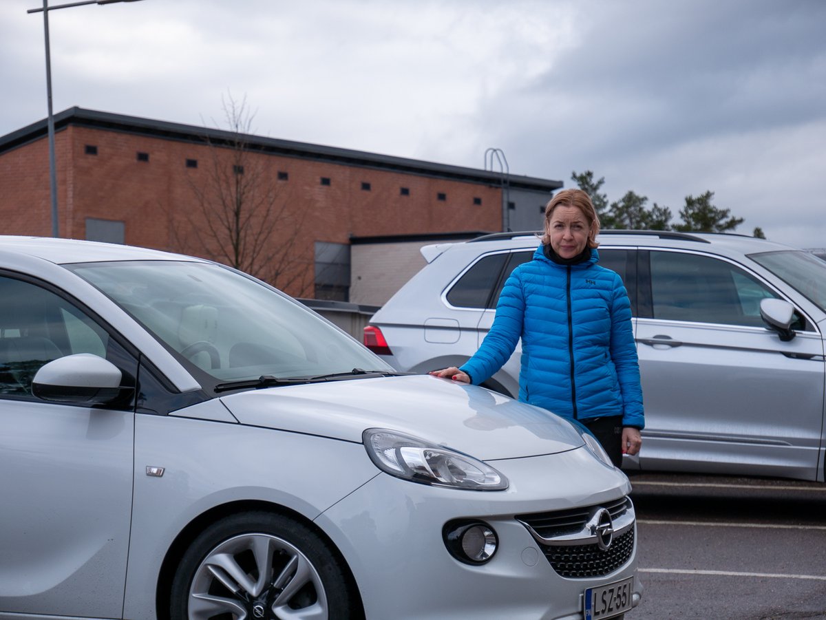 Espoolainen Sanna vuokraa omaa autoa erilaisissa vertaisvuokrauspalveluissa.

support.bloxcar.fi/kokemus-bloxca… Kokemuksia BloxCarista.

#bloxcar #jakamistalous #vertaisvuokraus #vuokra #Auto #kiertotalous #espoo