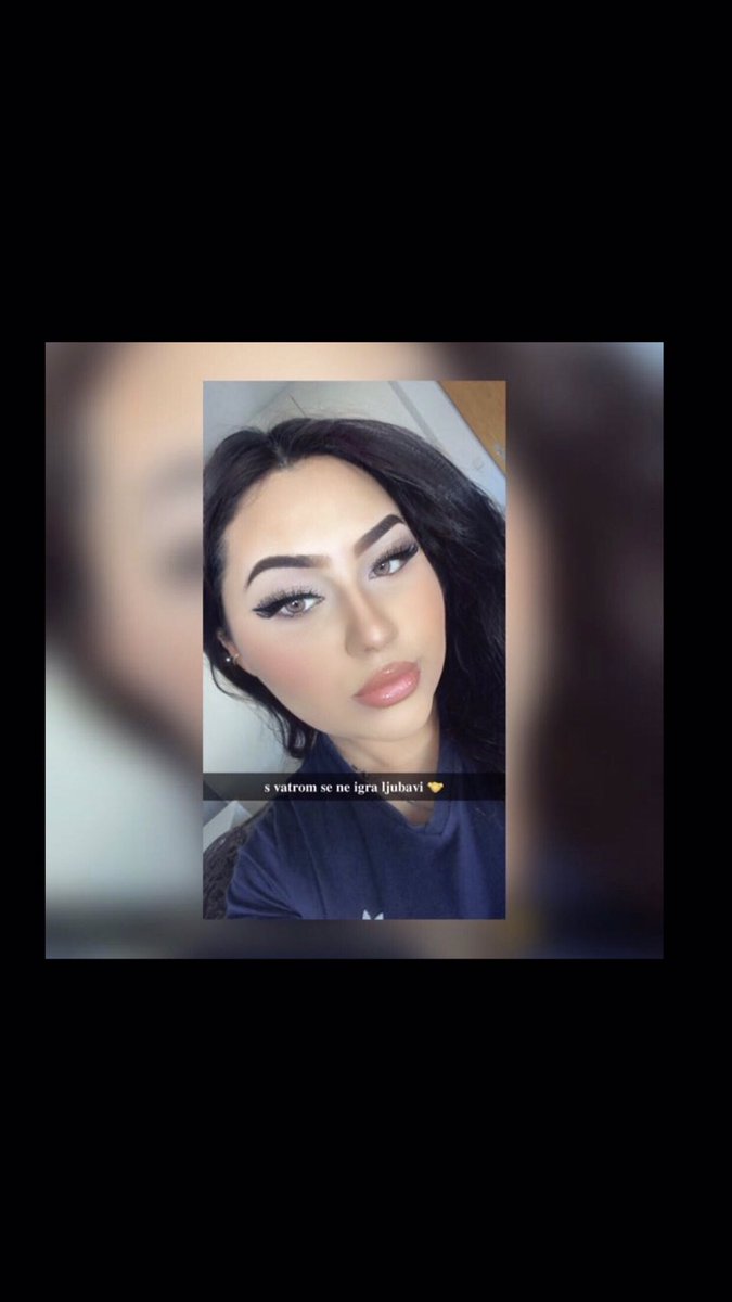 Bin einfach eine Bad bitch und färbe meine Haare wieder schwarz weil es einfach geil aussieht (damit ihr es euch vorstellen könnt) :