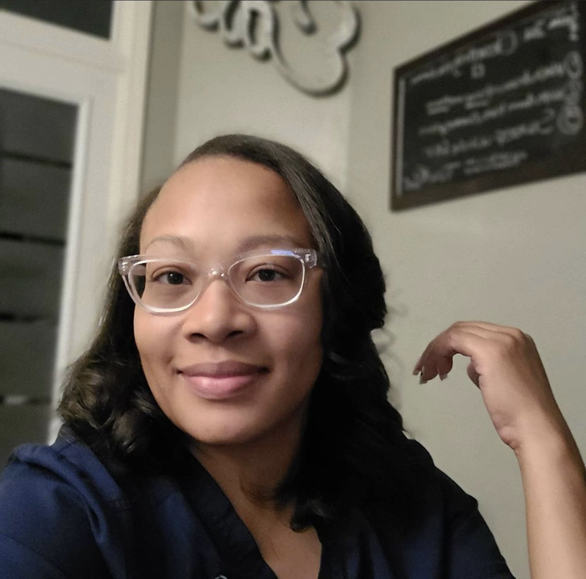 chapparrita0313's tweet photo. Soooooooo @BillGates we heard you were divorcing !!! Good news I have you a beautiful African American Queen!!! https://t.co/Lalh51rKK3