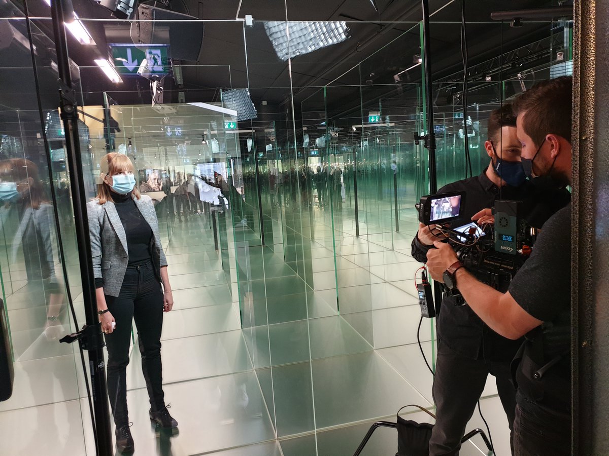 Das Glaslabyrinth in Hergiswil bot die ideale Kulisse für den Dreh unseres Institutsfilms. Das Team von @IWISHProductions steht nun vor der Herausforderung, über 4 Stunden Filmmaterial auf einen 90 Sekunden dauernden Kurzfilm zu schneiden. Wir sind sehr gespannt auf das Ergebnis!