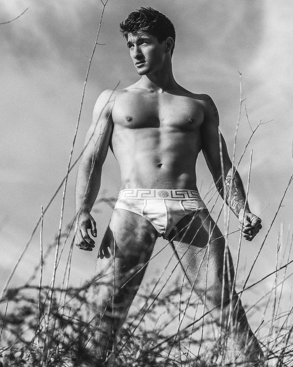AmenEverytime's tweet photo. #TightyWhitieTuesday with model Logan Kane✨ #LoganKane #Photography #ArmandoAdajar
📷 Photo by @armandoadajar https://t.co/gZ76X8pLqQ