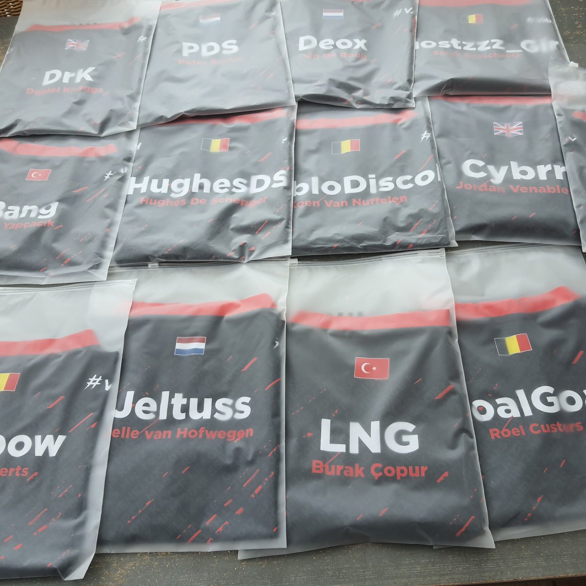 👋👋 <a href="/ManateeGG/">Manatee</a> 

Big shoutout to <a href="/ravenzaventem/">RAVEN Zaventem</a> for making this possible.

#VamosGF