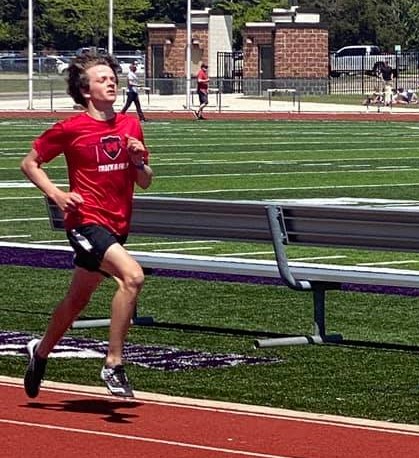THS_trackfield's tweet photo. Drew Twyman was a double First place medal 800M (2:24.8) and 1600M (5:02.1). Drew was also CC SIJHSAA State First place medal last Fall. https://t.co/MRvW5aDJJc