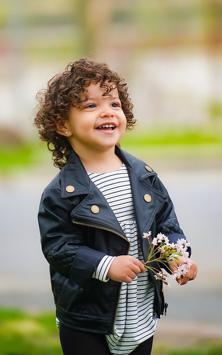 A few days late, but I officially have a 2 year old or what I like to call a twonager. Do you think mommy’s job has anything to do with one of her first full, clear sentences being “I need my phome!” 😂😂 #sendhelp