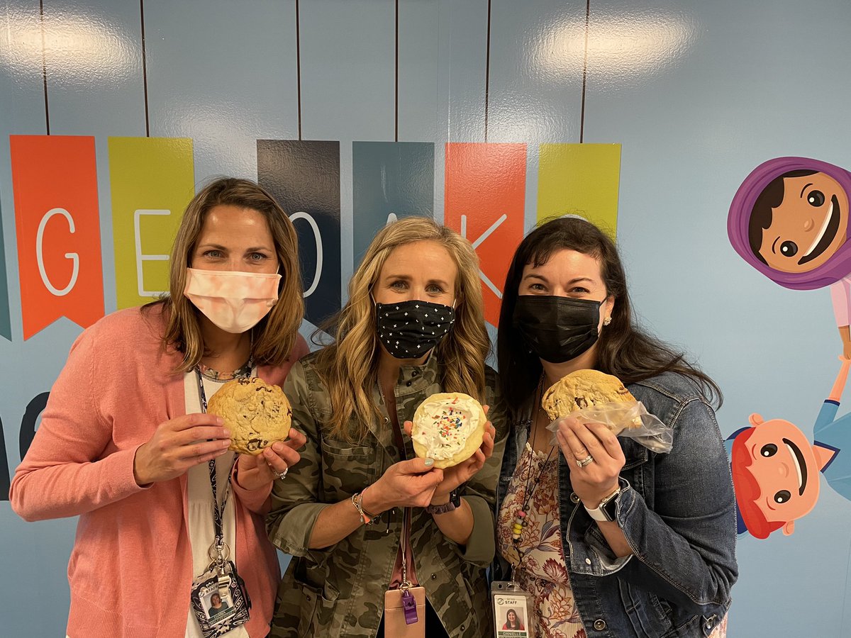 Dr. Danielle Courtemanche’s Class tweet media