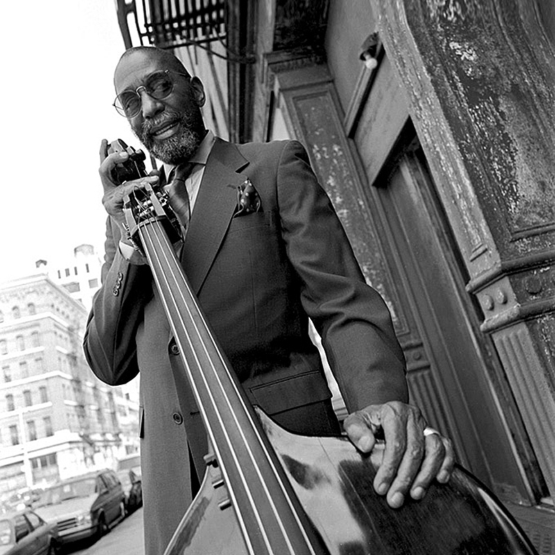 Happy 84th birthday to legendary jazz double bassist Ron Carter from all of us at 899 Jazz & More! 