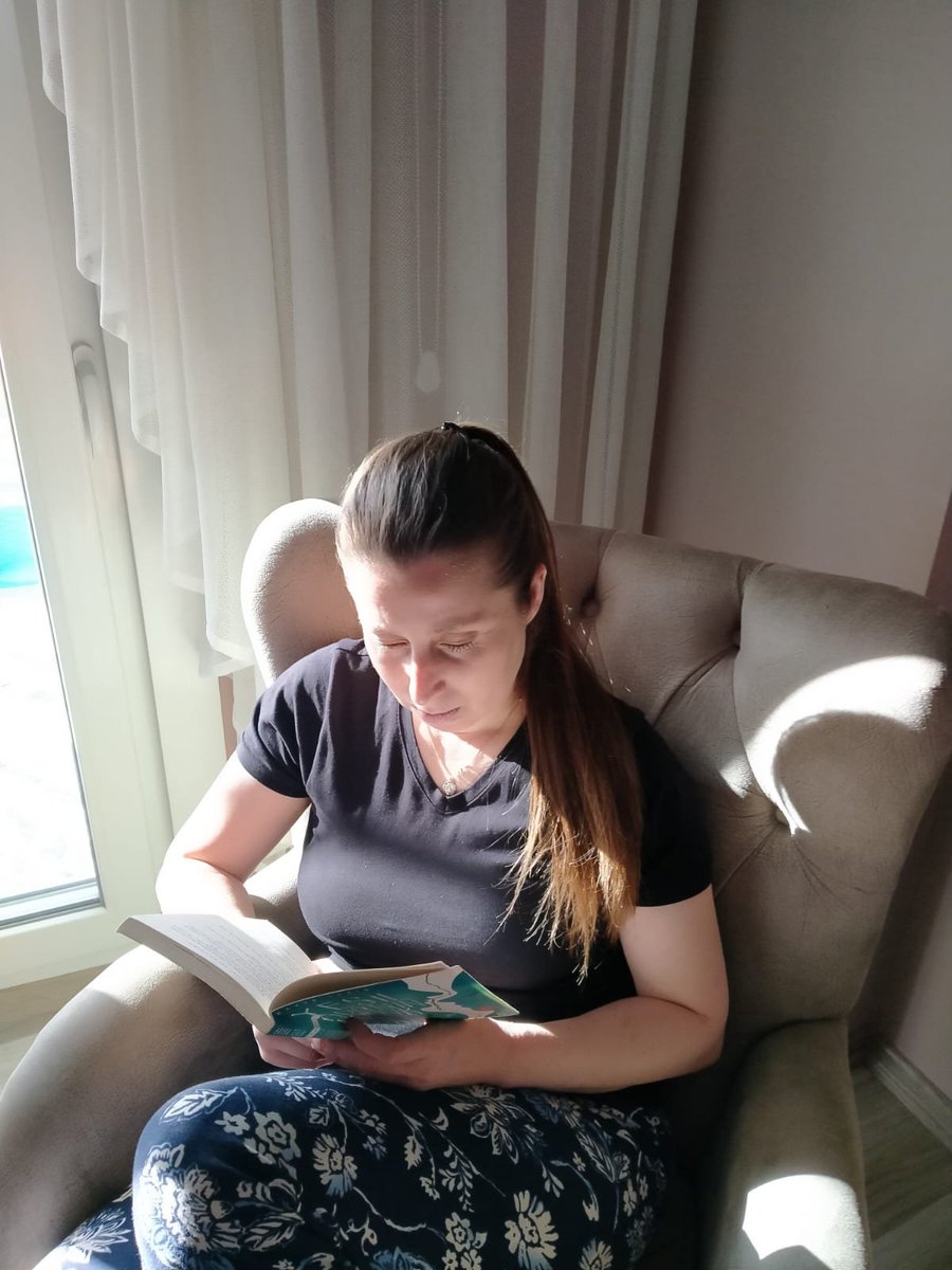 TurizmLise's tweet photo. "Meslek Liselerinde Aileler Kitap Sohbetlerinde Buluşuyor"Mesleki Eğitimde 1000 okul projesi.Amacımız öğrencilerimizin okuma,anlama ve yorumlama becerilerini geliştirmek aileleri ile birlikte ortak bir alanda sosyalleşmelerini sağlamak @yapiciserafetin @ziyaselcuk @seyfullah0966 https://t.co/fKxT6yfPrW