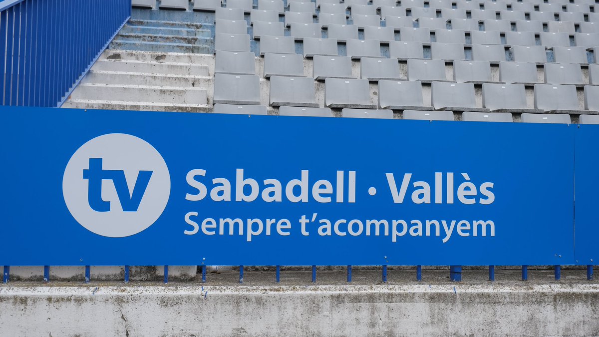 TVSabadell's tweet photo. Avui #LArlequinat de @TVSabadell serà a les 22h30

Connectarem amb @tiken10 per analitzar la situació actual del @CESabadell 

#LucasViale i @angelcarceles2 ens acompanyaran des del plató.

@victor_nahe ens farà la crònica del #SabadellRayo https://t.co/8SZjMZNHJu