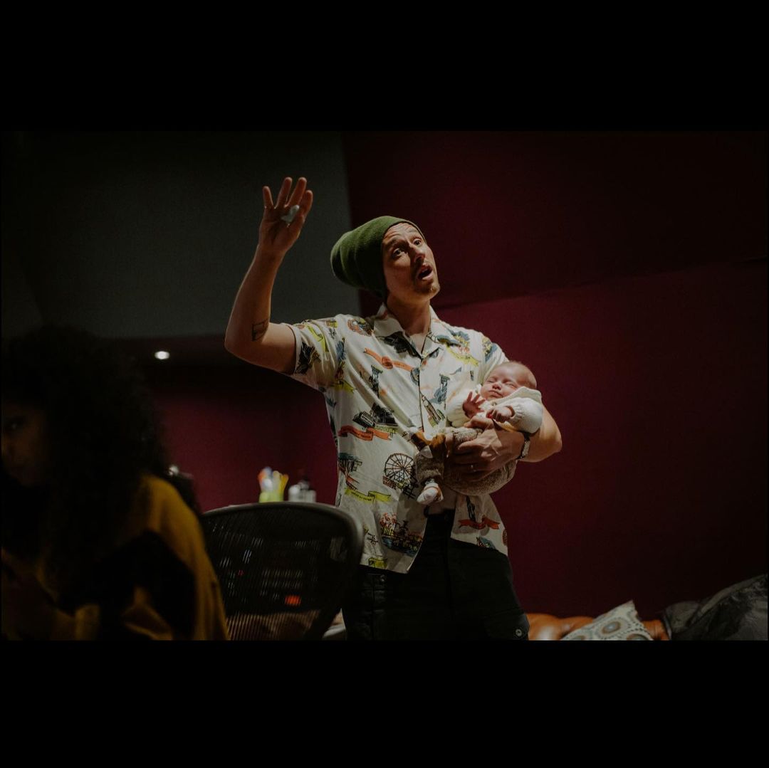 JPCooperMusic's tweet photo. Got to introduce little Leo to the family business the other week.. I think he managed to sneak in some BV’s... ❤️ 🦁 📸 @SOTA_LONDON  @MisterBlessed https://t.co/EU27HwzXo8