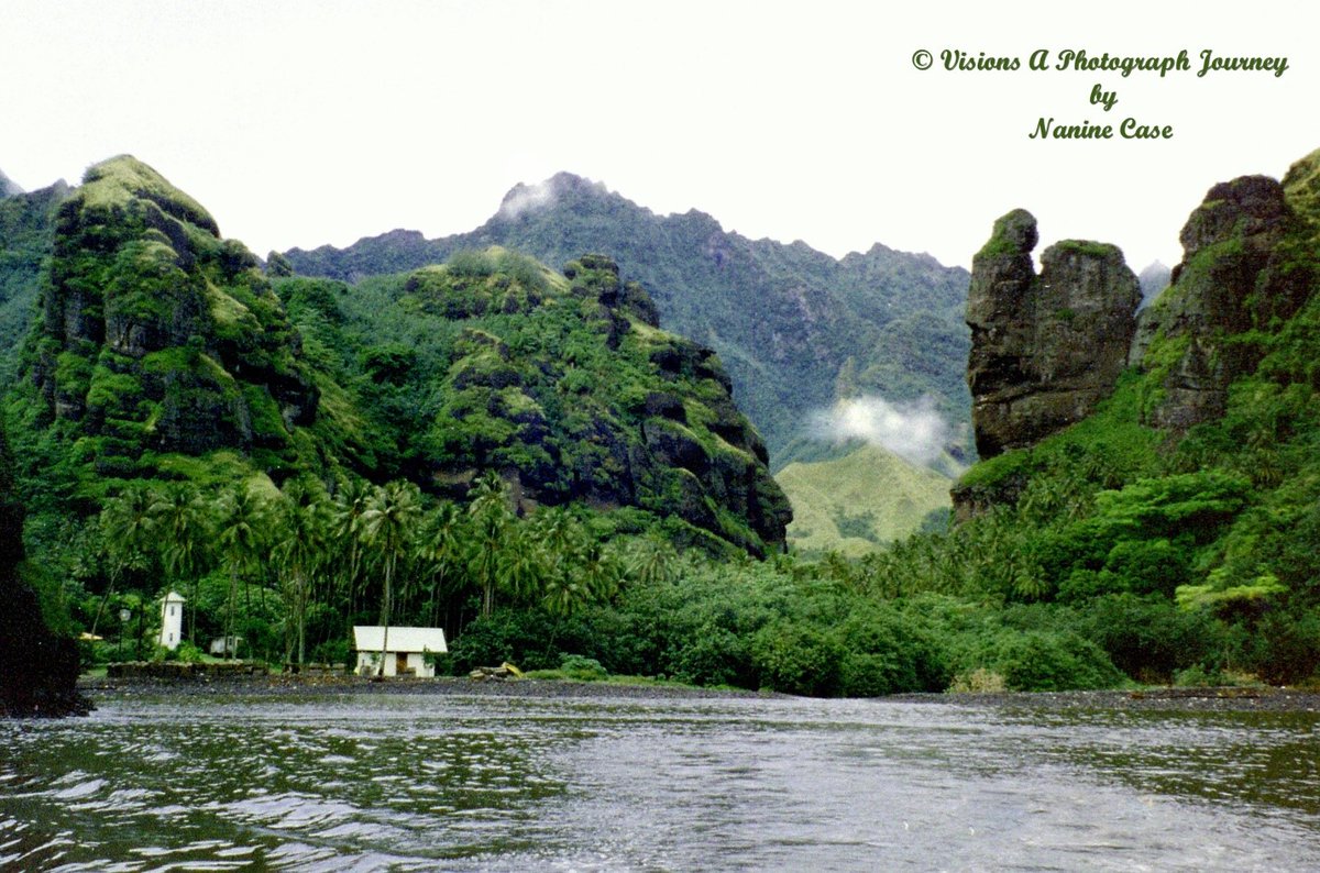 To research 'In Search of the Cannibal King' and 'Cannibal King,' I visited the wild Marquesas Islands in the South Pacific.

naninecase.blogspot.com/2021/05/my-sou… #NewRelease #Adventure #PacificIslanderHeritageMonth