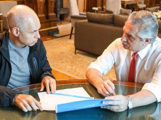 _nicodelrojo's tweet photo. - vos habías pedido más respiradores, Horacio? 
- Si
- se los vas a tener que pedir a la Corte Suprema. https://t.co/xO9MzgVgW0