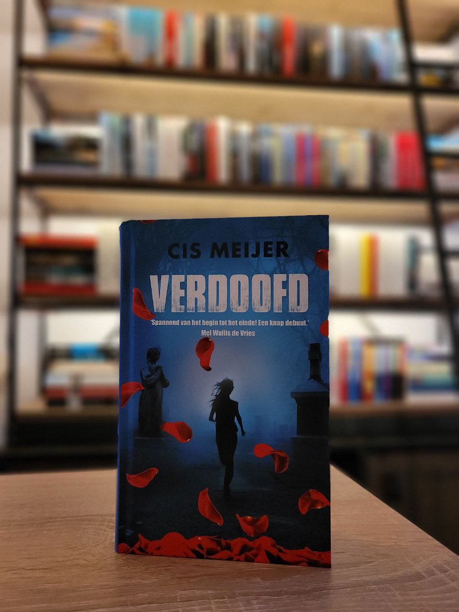 Bryan gaat lekker een uurtje in 'Verdoofd', het debuut van <a href="/CisMeijer/">Cis Meijer</a>, lezen. 🤩 Nog bedankt Cis. 😘 <a href="/DeFonteinJeugd/">De Fontein Jeugd</a> #lezen #boek #boekperweek #jeugdthriller