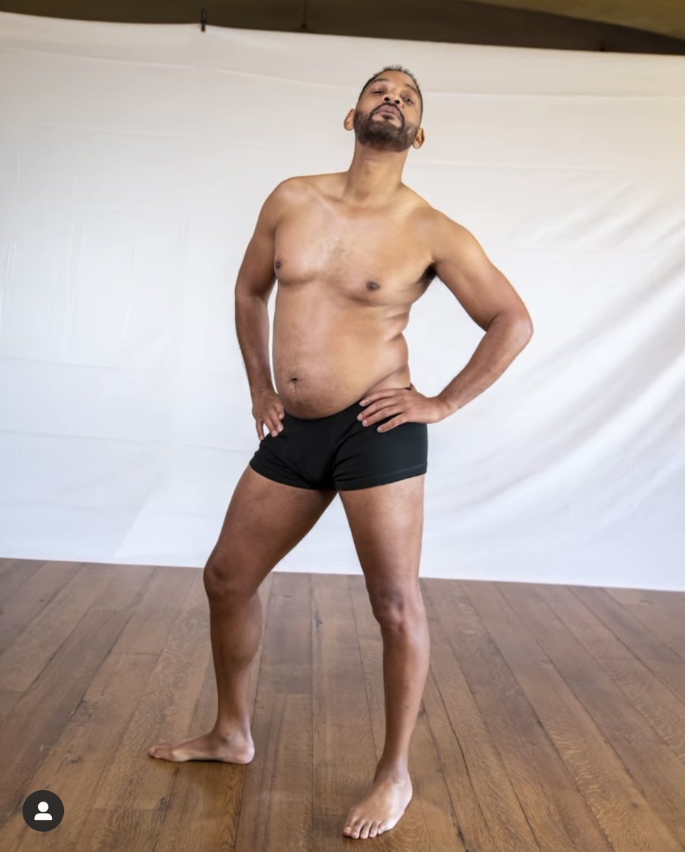 iconicproblem_'s tweet image. I love Will Smith for embracing his body publicly ❤️ that’s so dope to me