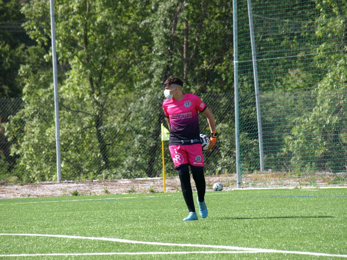 AurienseCA's tweet photo. 📸 GALERÍA | ¡Imágenes de la primera victoria del equipo juvenil en O Medo, cortesía de Sese López!

Los pupilos de @AlvarezMarcos17 superaron por 3-2 al @Ourense_CF B ✅⚽️

👉 https://t.co/o4dkJu27UT

#ForzaCENTED #EspírituDeSuperación https://t.co/Z6x1uj65tg