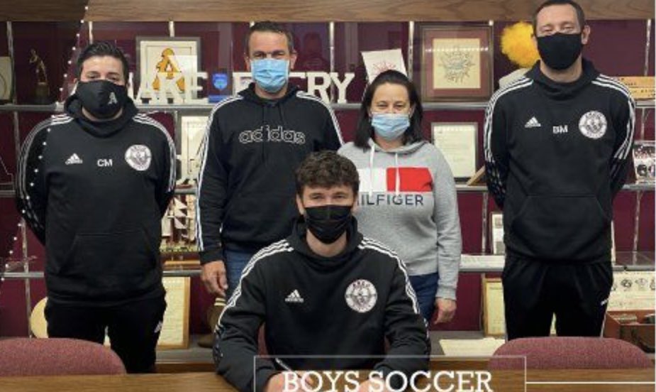 argohs217's tweet image. Congratulations Grzegorz!
Signed a letter of intent to Tiffin University!
#argosoccer #goargo