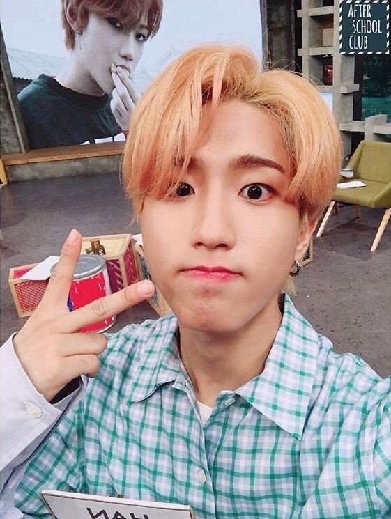hourly han jisung (@hourlysunggie) on Twitter photo 