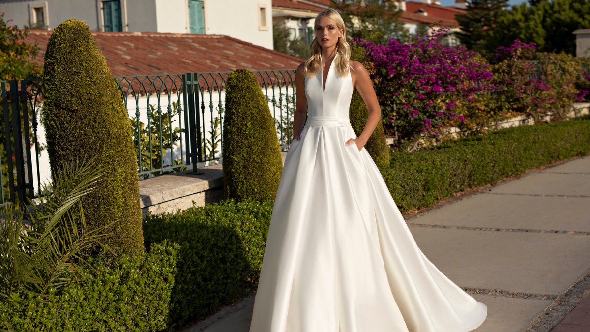 ModecaBridal's tweet image. With the 2022 Modeca Collection Modeca is bringing the magic of Dutch Design to brides all over the world. 
Find out more here 👉 bit.ly/2022ModecaColl…

#Modeca #ModecaCollection #ModecaBridal #NewCollection #2022Collection #ModecaDress #WeddingDress #WeddingGown #InStoresSoon