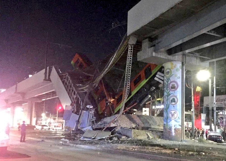 CentinelaMundo's tweet photo. #Mexico | 🚨 

📌 Accidente en #Linea12 del  metro en #CDMX reporta hasta el momento el fallecimiento de 23 personas, 79 hospitalizados y 5 personas desaparecidas. https://t.co/38Igf1dFhF
