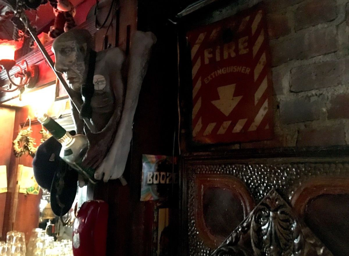 freddys@freddysbar.com tweet media