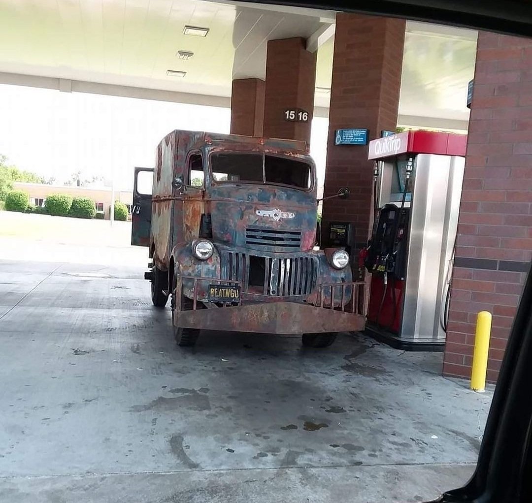 Jeanna350's tweet image. Happy #TerrorTuesday begins as soon as I fill up! 😆🤷🏻‍♀️ 💚Be Kind💚🤗🖤😊📽