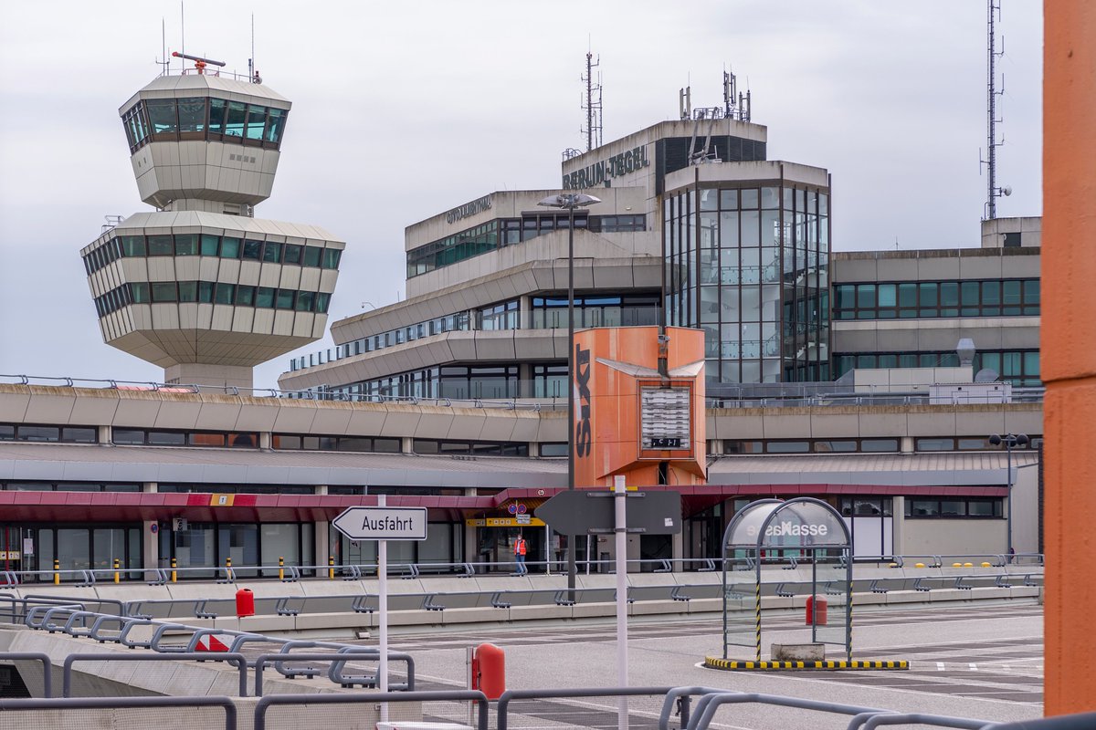 Andreas Spaeth (@spaethflies) on Twitter photo One last look at empty <a href="/berlinairport/">BER – Berlin Brandenburg Airport</a> <a href="/B_TXL/">Berlin TXL</a> #TXL #Tegel #DankeTXL which officially gave up its status as an airport today. Let's hope the future campus to be housed here honors this unique early-1970s genius architecture #avgeek One last look at empty <a href="/berlinairport/">BER – Berlin Brandenburg Airport</a> <a href="/B_TXL/">Berlin TXL</a> #TXL #Tegel #DankeTXL which officially gave up its status as an airport today. Let's hope the future campus to be housed here honors this unique early-1970s genius architecture #avgeek