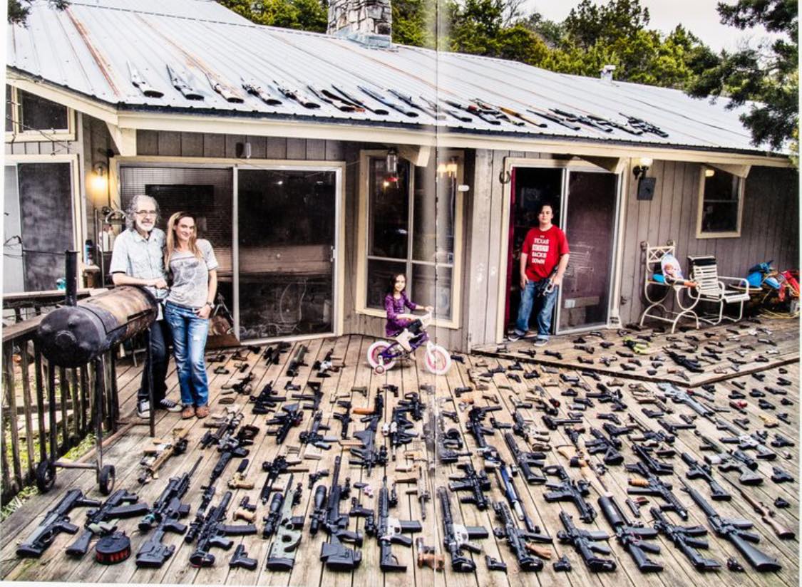 Joel Montfort Photographer Gabriele Galimberti Coffeesurfing Put Together A Book About Americans And Their Guns These Owners Collect Guns Like Figurines 2a T Co Ybwl8sactw Twitter