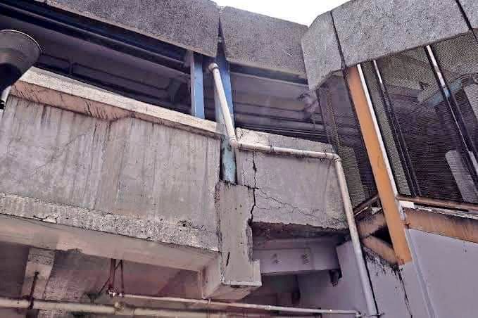 Fer_moreno17's tweet image. OTRAS BOMBAS DE
TIEMPO DEL #METRO

⚠️ Al menos tres estaciones más del #MetroCDMX están en riesgo de colapso: Pantitlán (39 años) Oceanía Línea B (22 años) y Consulado Línea 4 (40 años). En las primeras dos transitan diariamente cerca de un millón de personas. ¿Qué sucederá? 🚨