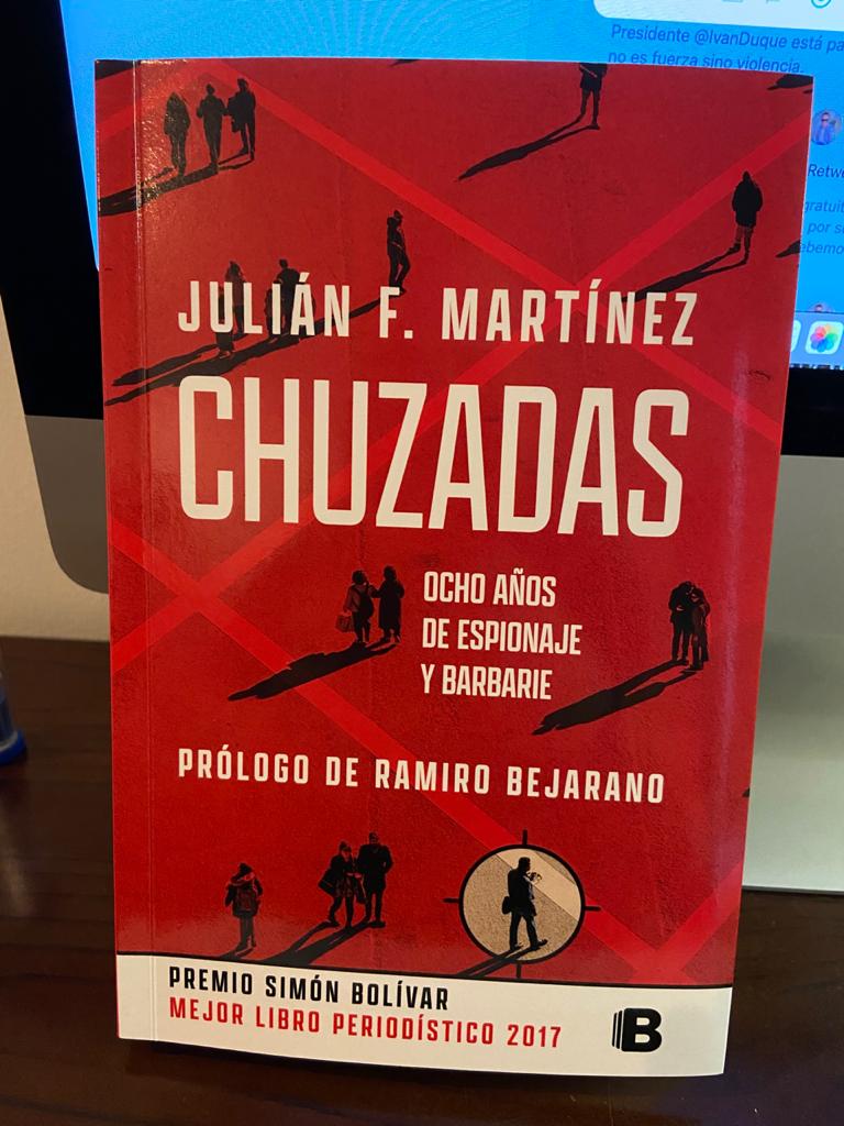 Julián F. Martínez (@julianfmartinez) on Twitter photo Hoy no hubo conciliación con <a href="/AlvaroUribeVel/">Álvaro Uribe Vélez</a>. Nos vamos a juicio con el ex presidente para debatir su participación en las chuzadas del DAS, tema sobre el cual escribí este libro, que está en todas las librerías del país. No me silenciará su acoso judicial Hoy no hubo conciliación con <a href="/AlvaroUribeVel/">Álvaro Uribe Vélez</a>. Nos vamos a juicio con el ex presidente para debatir su participación en las chuzadas del DAS, tema sobre el cual escribí este libro, que está en todas las librerías del país. No me silenciará su acoso judicial
