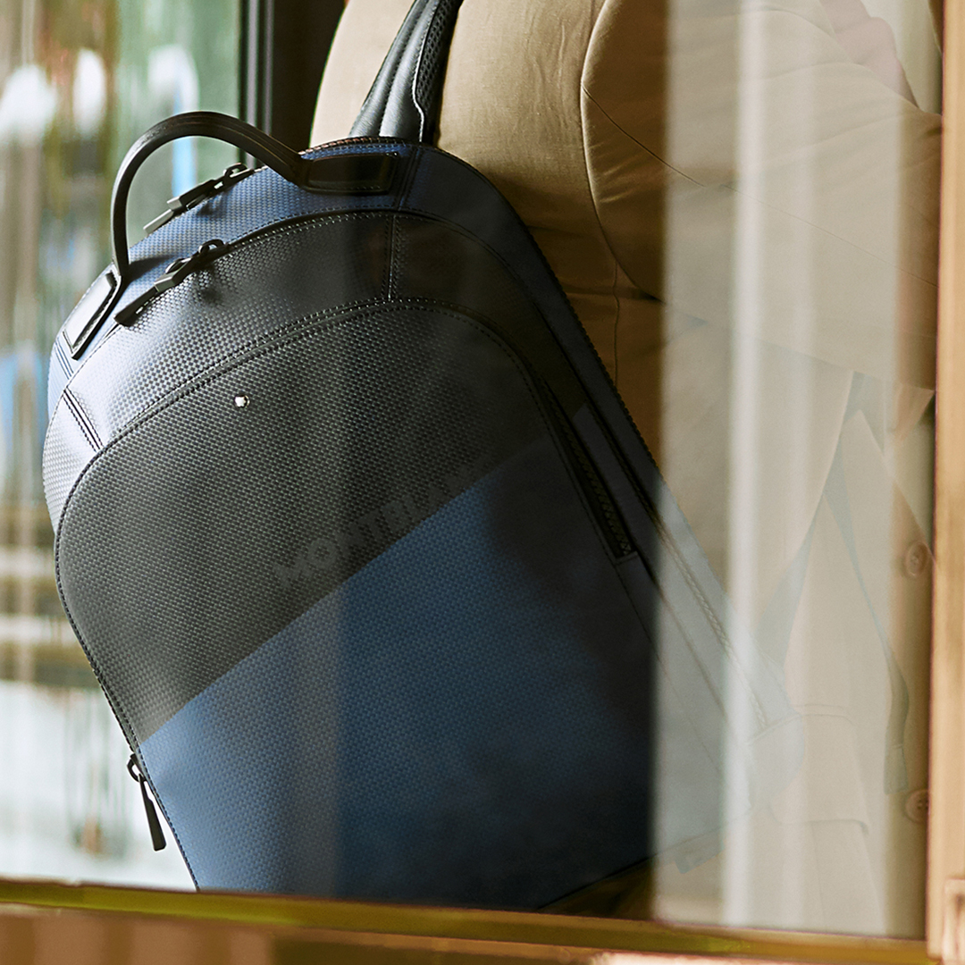 montblanc_world's tweet image. Relaxed elegance meets compact comfort. The new #MontblancExtreme 2.0 #SmallBackpack thrives when part of urban adventures and on-the-go schedules.

Go to montblanc.com to shop.