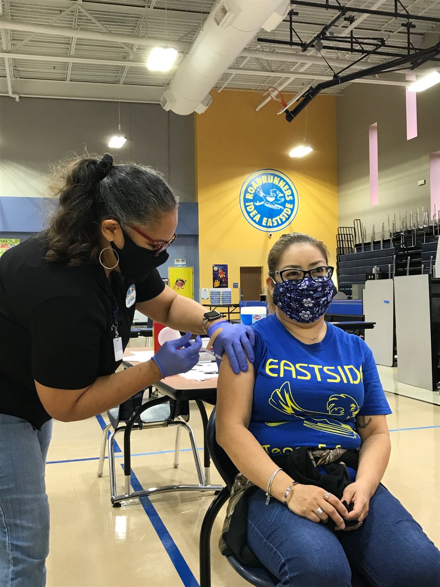 IDEAschools's tweet photo. On Saturday, IDEA distributed over 500 first-dose Pfizer vaccines to the El Paso community at our IDEA Edgemere vaccination clinic!🙌 IDEA Eastside, IDEA Monterrey Park &amp; IDEA Montopolis also hosted vaccination clinics last week. We're proud to serve our communities! #IDEAProud https://t.co/Y0E5KJvwnH