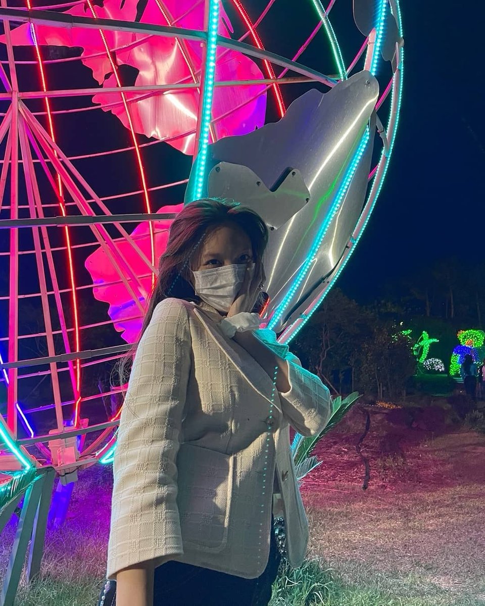 SubjectKpop2's tweet photo. Nayeon's Twicetagram update (2)

"😋"

#TWICE #트와이스 @JYPETWICE https://t.co/n4YuRbCmyD