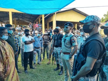 Pritam_Roy01's tweet image. In a sad development 300-400 
@BJP4Bengal karyakartas and family members have crossed over to Dhubri in Assam after confronted with brazen persecution &amp;amp; violence.

Bengal don&apos;t want Gujrat model but now Bengal become PAK&amp;amp; Bangaladesh model

#PresidentsRuleinBengal 
#ArrestMamata