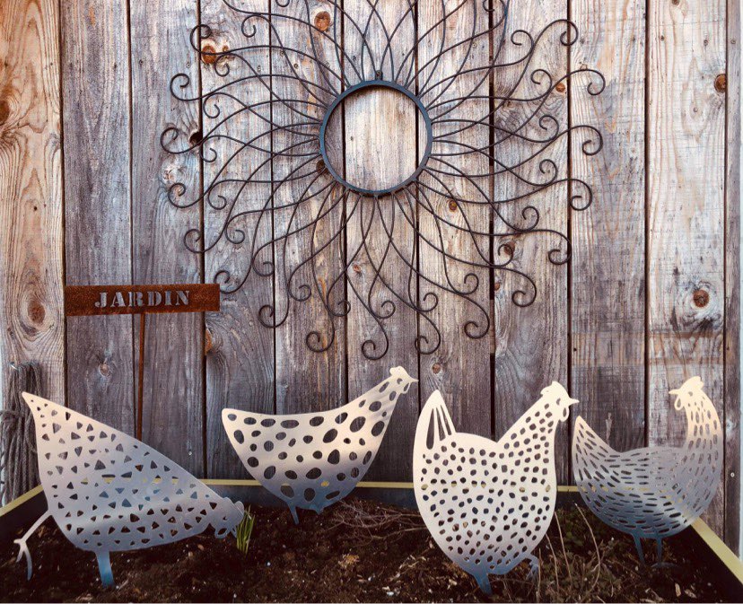 macbsp's tweet image. Nouveauté à la #boutiqueMacbsp !

Nous sommes heureux de vous présenter L'Atelier Bleu de plume. Nos poules et chats sauront égayer votre terrain ! Produits Québécois en aluminium, ne rouille pas. 

Au plaisir de vous voir !🥰