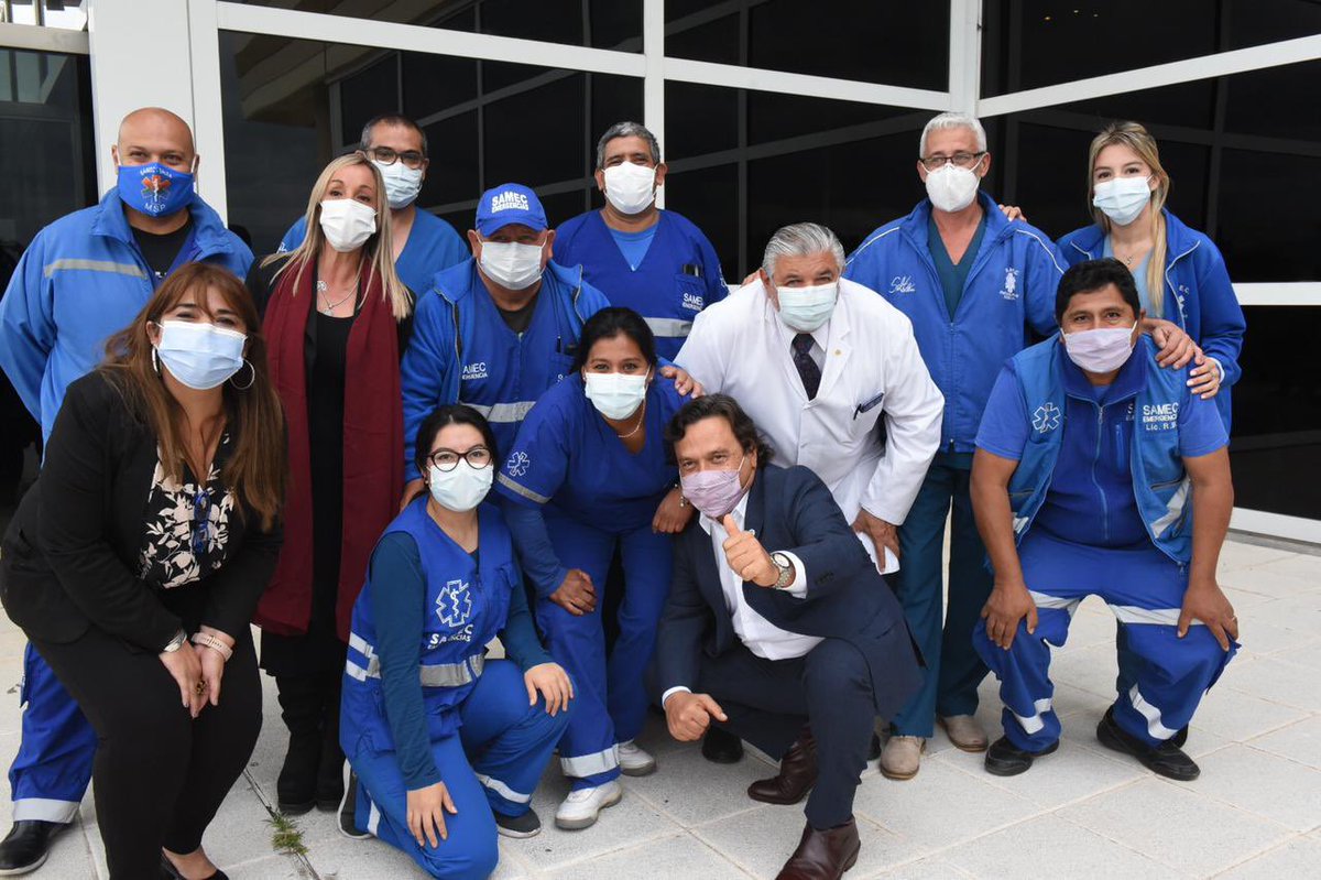 GustavoSaenzOK's tweet photo. Con la ministra de Salud de la Nación, @carlavizzotti, recorrimos el Centro de Recuperación COVID-19 de Limache y supervisamos el dispositivo del SAMEC, el operativo de vacunación y de testeo. Además, conversamos con el equipo que realiza este enorme trabajo 🙌🏻. @msalnacion https://t.co/5Au0nILs4n