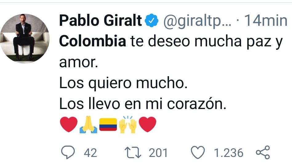 FisicoImpuro's tweet photo. Famosos que no tienen mucho que ver con Colombia ya se están dando cuenta de lo que está pasando aquí. A pesar de que medios de comunicación como Caracol y RCN no han querido mostrar la realidad, ellos están viendo todo por las redes sociales #FuerzaCOLOMBIA https://t.co/juQUIRdMiC