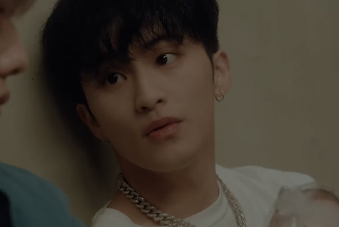 แล้วเขารักพี่ได้เท่าผมรึป่าว